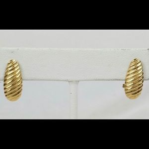 14 karat gold lever back earrings